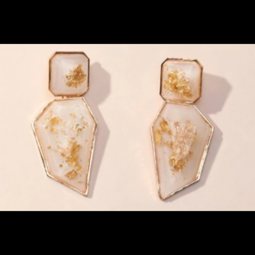 White and gold gem drop